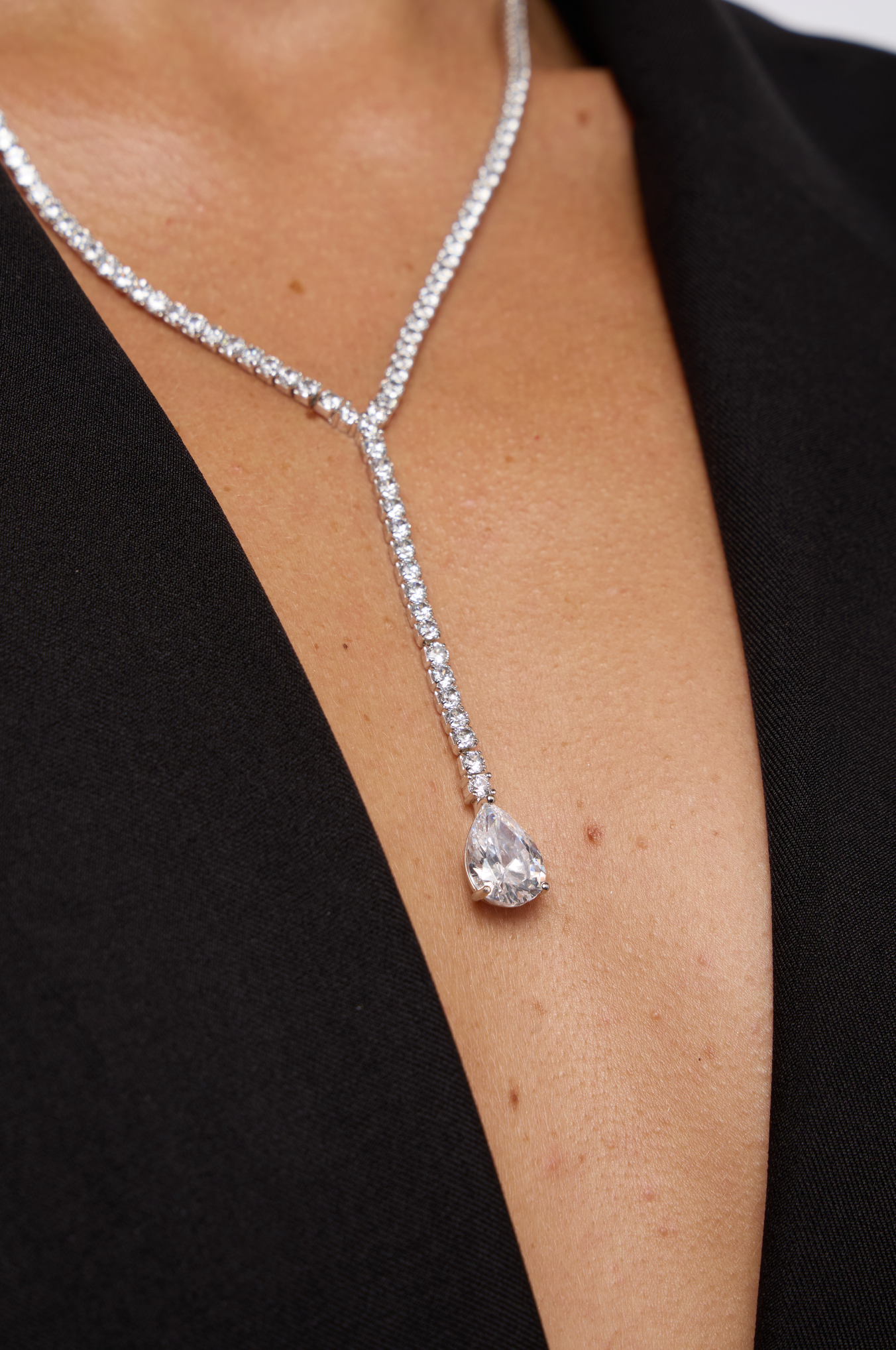 Collana tennis con pendente a goccia